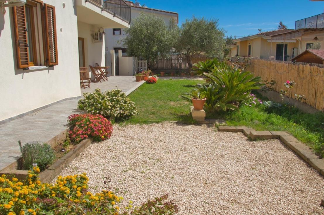 Hotel Dommu Livia à Lotzorai Extérieur photo